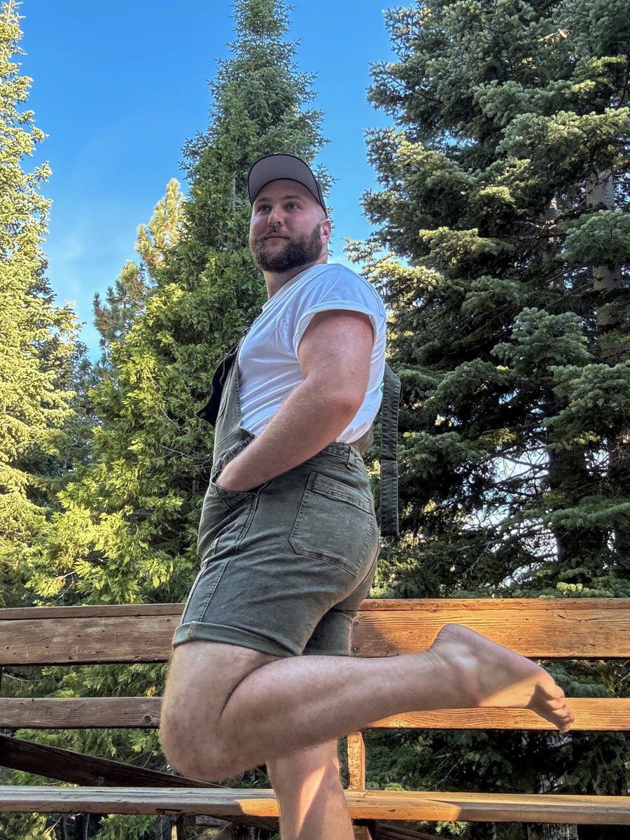 violent_bear's tweet photo. Just a silly little guy https://t.co/LOBIupn8gW