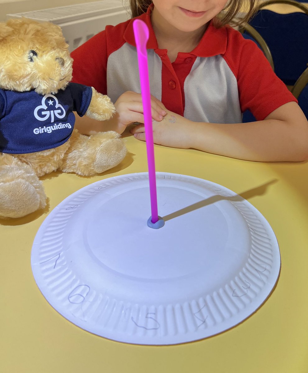 11thWishaw's tweet photo. Our Rainbows enjoyed making their own sun dial while working on the Explore Skills Builder ‘Signs of the Sun’.

They loved showing our bear Spark how they worked.

@Girlguiding @GirlguidingScot @GuidingSouth @YoungSTEMLeader @SSERCprimary @MrCScience https://t.co/w15gUH1WIy