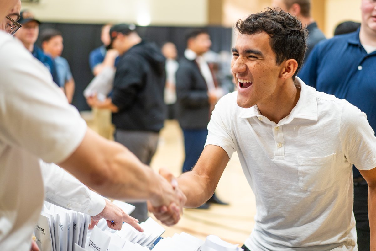 gsbc's tweet image. Opening Day at GSBC is officially in the books, marking an exciting start to the fall semester! We look forward to the action-packed schedule for Opening Week. To see more photos, visit photos.gsbc.edu #GSBC4ME