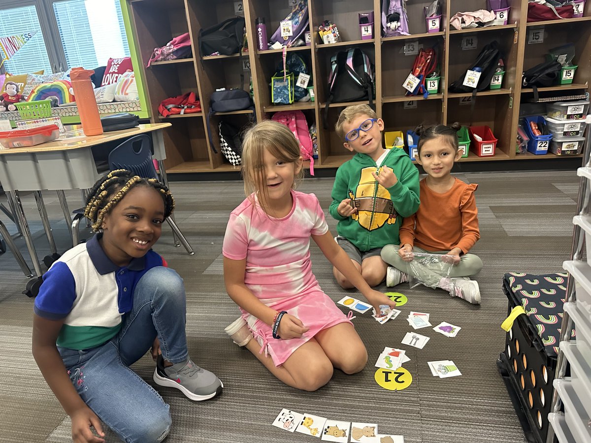 PREPRIDE's tweet image. This is what 1st grade team work looks like!