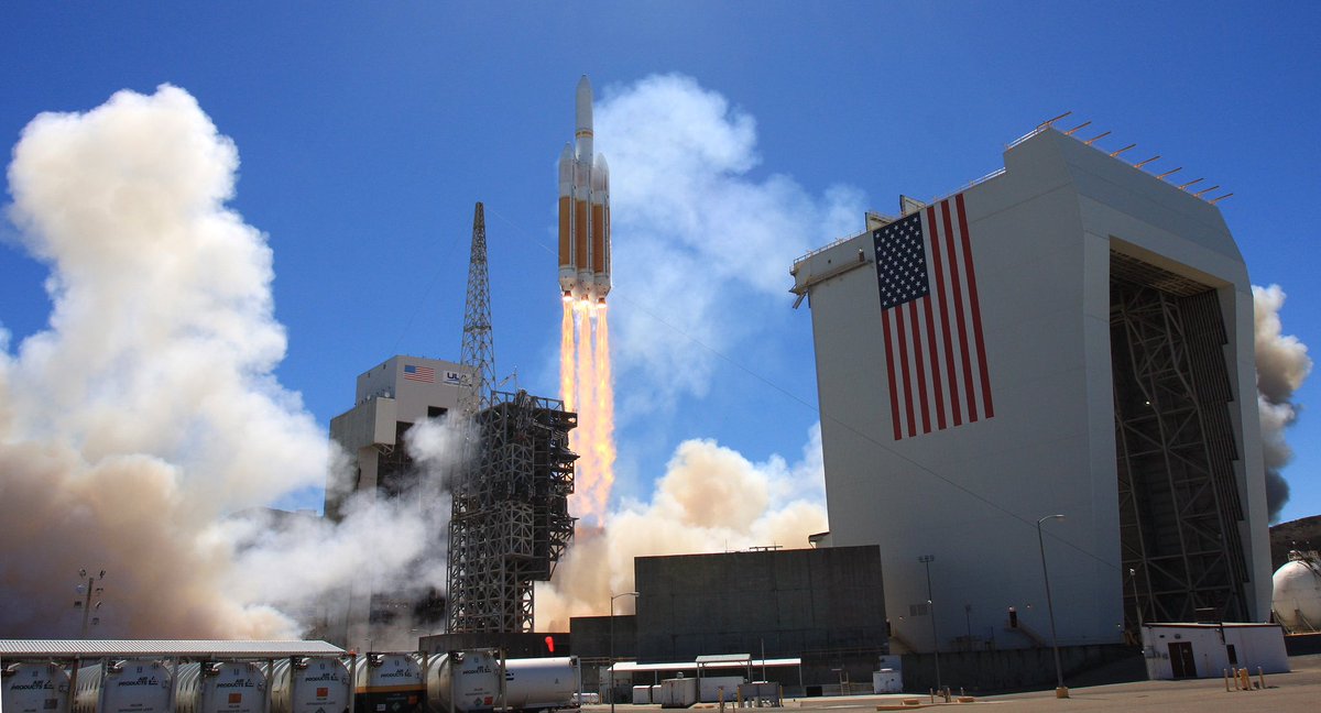 billmeco's tweet photo. #OTD 11 years ago a #DeltaIV #Heavy #launched #NROL65 for the #nro from #vsfb https://t.co/727CMq4dnZ https://t.co/bIwvz0l7s4