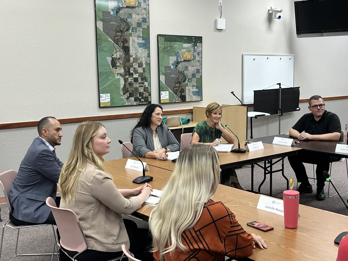 Small businesses help power communities across America! I joined <a href="/RepSusieLee/">Congresswoman Susie Lee</a> for a roundtable with business leaders and entrepreneurs to discuss the challenges and opportunities for entrepreneurs in Laughlin, NV. <a href="/SBAgov/">SBA</a> is here to help #smallbiz in every corner of the country.