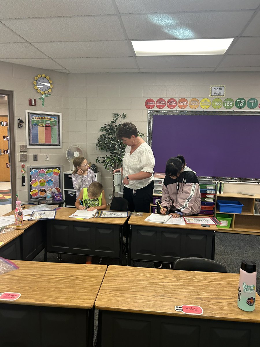 Shout out to @icoachRoche for supporting teachers with new resources! You are the best example of what it means to be #ALLIN <a href="/theSMSD/">SM School District</a>