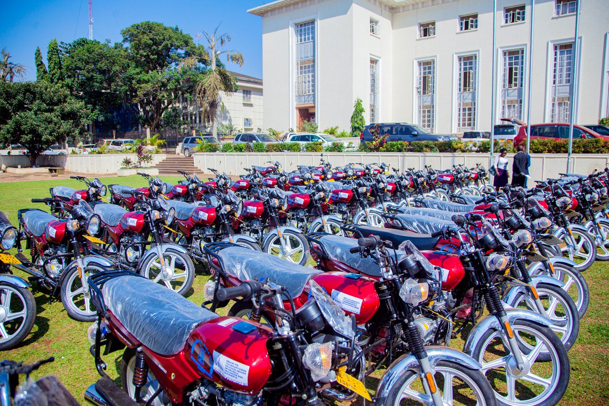 Hood Bin Halal tweet media