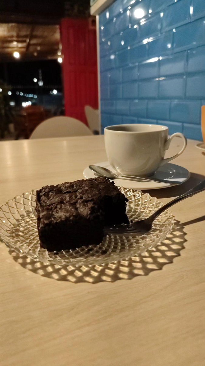 bydanier's tweet photo. Esse seria o lugar que eu amo vir, com o melhor café 🥰 https://t.co/XOGpZmk6my