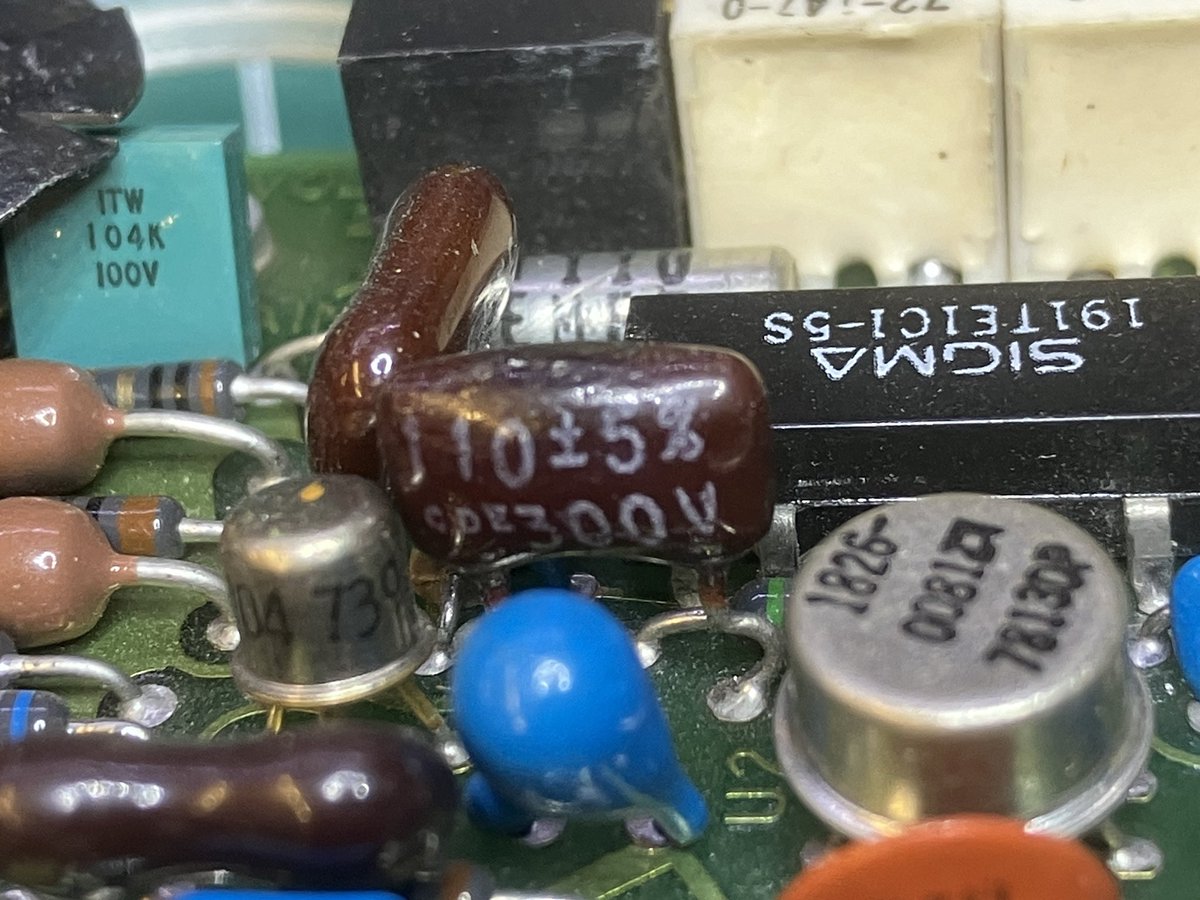 Time for some new caps in the HP8672A PSU - one wet tantalum(?) is leaking and crusty but think I’ve caught it in time before it did any real damage. And some of the silver micas are looking a bit cooked (not seen this before).