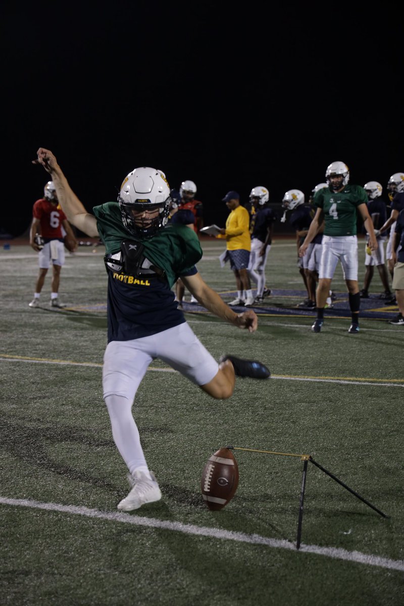 Getting that late work in…
25 hours till the 🎆

#ONE💛💙 #JoinTheHunt🐺#FearTheHalo💫