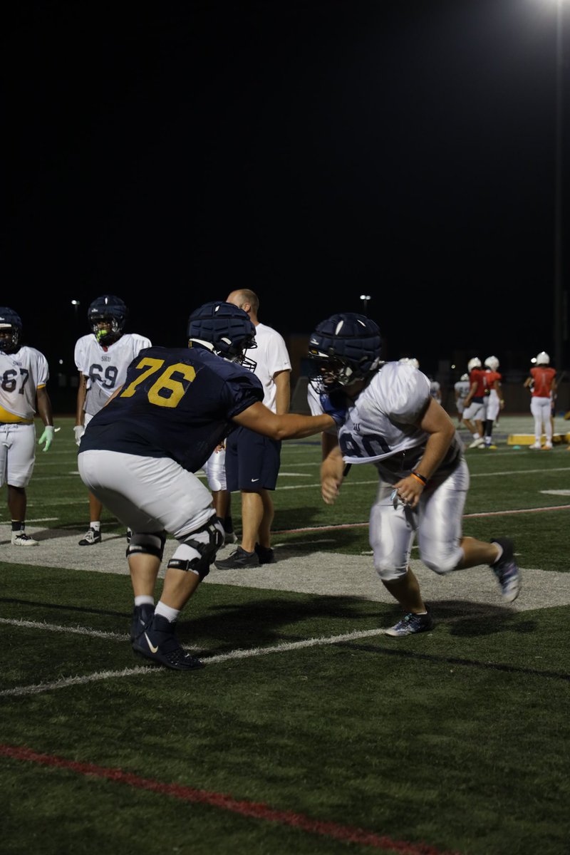 SienaHeightsFB's tweet photo. Getting that late work in…
25 hours till the 🎆

#ONE💛💙 #JoinTheHunt🐺#FearTheHalo💫 https://t.co/gx5p8CxAKe