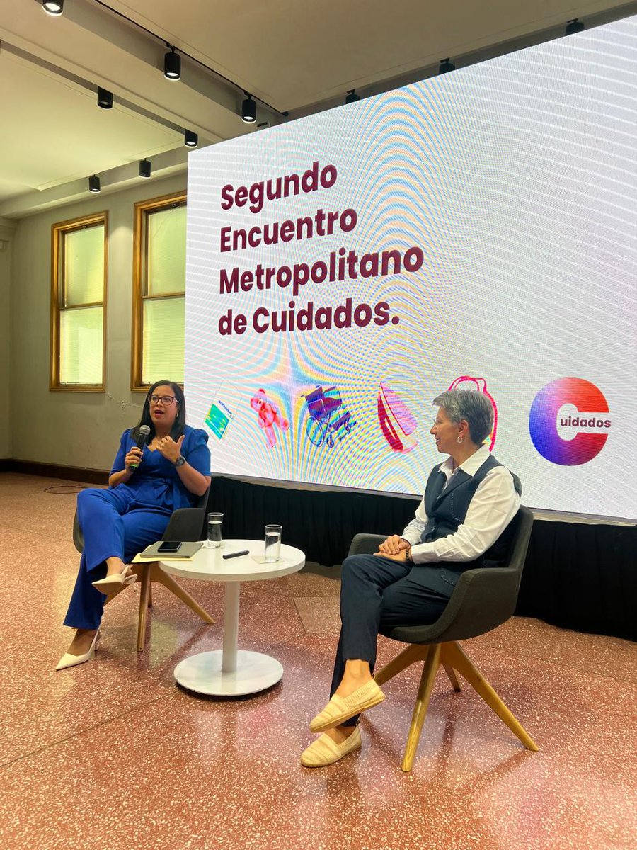 HectorHGutierre's tweet photo. Hoy asistí al Segundo Encuentro de Cuidados a invitación del @ConsejoNL; luminosa la cátedra de la ex alcaldesa de Bogotá @ClaudiaLopez sobre el diseño municipal enfocado a facilitar y/o retribuir los servicios de las personas dedicadas al cuidado de un familiar o comunitario https://t.co/QQJmdn1Ked