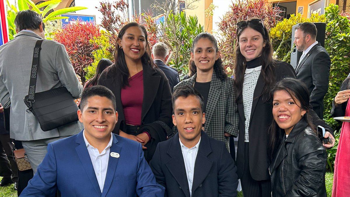 Es un honor para Francia acoger a los paratletas del 🌍 para los #JuegosParalímpicos de #Paris2024.  
Desde <a href="/FrancePerou/">La France au Pérou🇨🇵🇪🇺</a> , les deseamos mucho éxito a los 13 paradeportistas Peruanos clasificados y ¡gracias por habernos acompañado a celebrar el #deporte hace unas semanas en Lima!