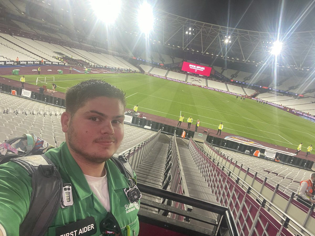 bhampshire39's tweet image. Spent the evening down London @LondonStadium with @stjohnambulance providing medical Cover for the West Ham 🫧 Vs Bournemouth 🍒

Back of to London Bright and early for Day 1 at lords 🏏 

#Mysjaday 
#Askmehow 
#Stjohnambulance 
#SavingLives