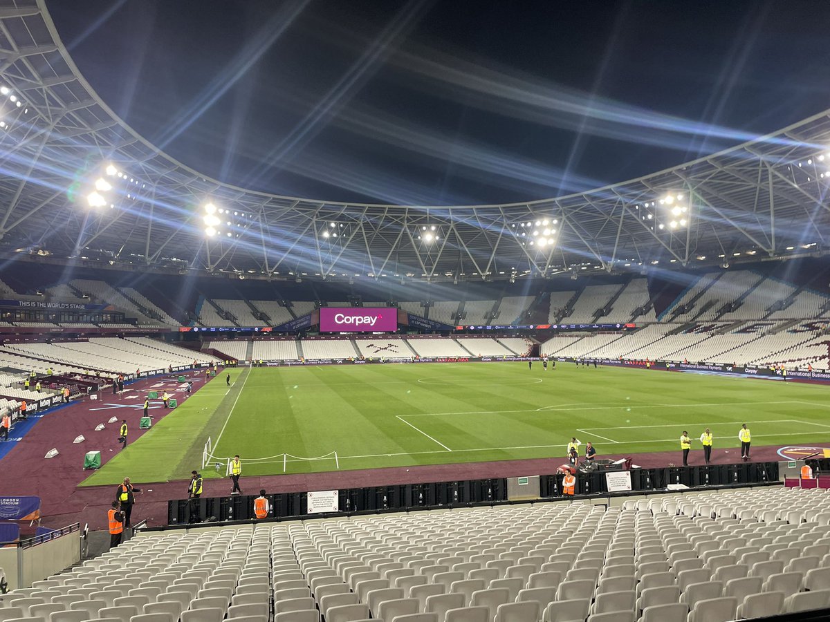 bhampshire39's tweet image. Spent the evening down London @LondonStadium with @stjohnambulance providing medical Cover for the West Ham 🫧 Vs Bournemouth 🍒

Back of to London Bright and early for Day 1 at lords 🏏 

#Mysjaday 
#Askmehow 
#Stjohnambulance 
#SavingLives