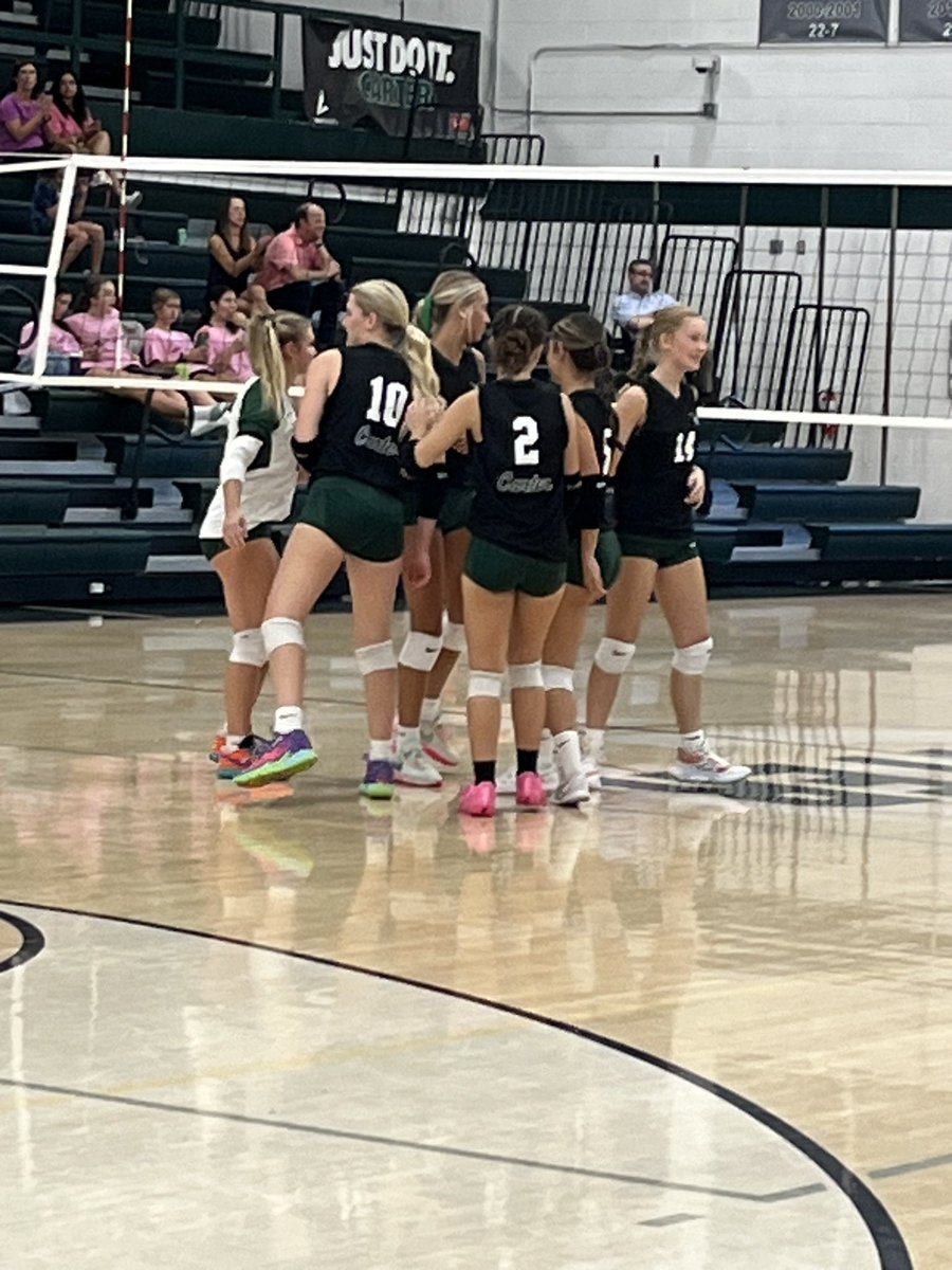 TheCarterHornet's tweet photo. Carter Volleyball is up 1 set to 0 over West!! @SteveKillian12 @prepxtra @5StarPreps 

#GoHornets https://t.co/EyQCW9wXtI