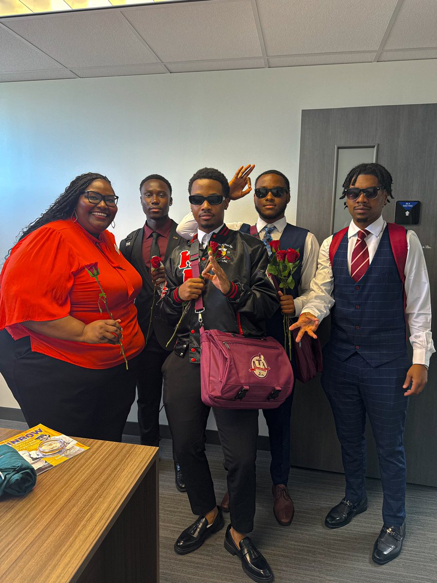 Good afternoon Ladies &amp; Gentlemen, today we had our pretty Wednesday event, we appreciate everyone that came out to support us and accepted a karnation! ♦️