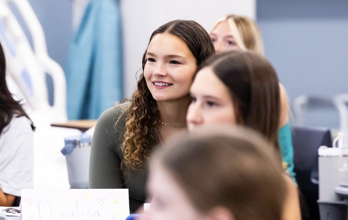 EndicottCollege's tweet image. Let’s get learning! Our Gulls soared high on the first day back at school. Here’s to a fantastic academic year ahead! 📚✏️

#FirstDayofClass #NewAcademicYear #Study #Books #Classes #College #EndicottCollege #ThisisEndicott