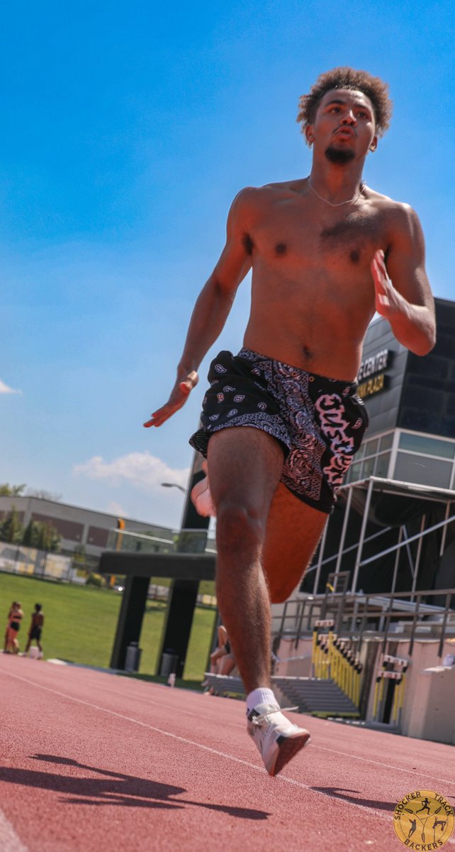 ShockerTrackBkr's tweet photo. Hot Practice for New Shockers! https://t.co/Lnglkb0KtR