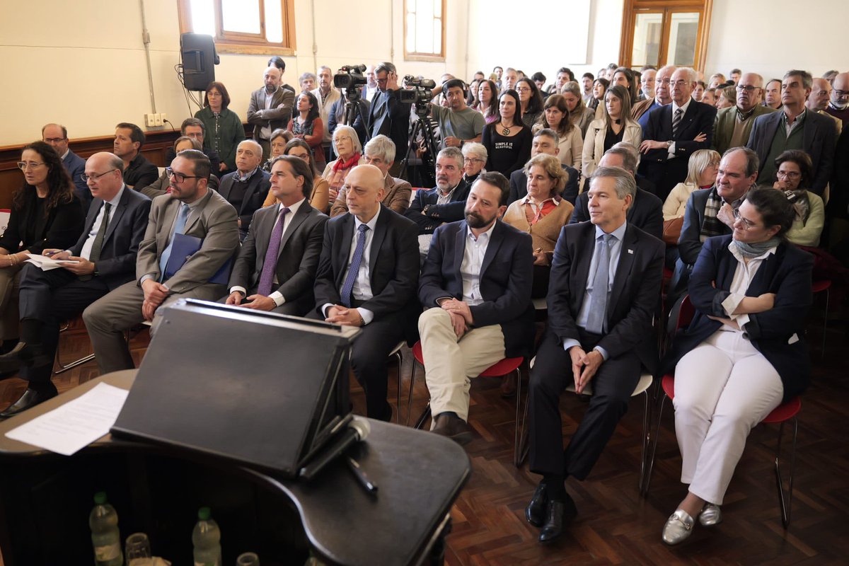 CEINBIO (@ceinbio) on Twitter photo Hoy se inauguró el laboratorio del nuevo @paysuy en <a href="/fmedoficial/">fmedoficial</a> 💫
En el acto participó el Presidente de la República y otras autoridades nacionales e internacionales.
#RafaelRadi explicó la importancia de la investigación en alimentos para mejorar la expectativa de salud Hoy se inauguró el laboratorio del nuevo @paysuy en <a href="/fmedoficial/">fmedoficial</a> 💫
En el acto participó el Presidente de la República y otras autoridades nacionales e internacionales.
#RafaelRadi explicó la importancia de la investigación en alimentos para mejorar la expectativa de salud