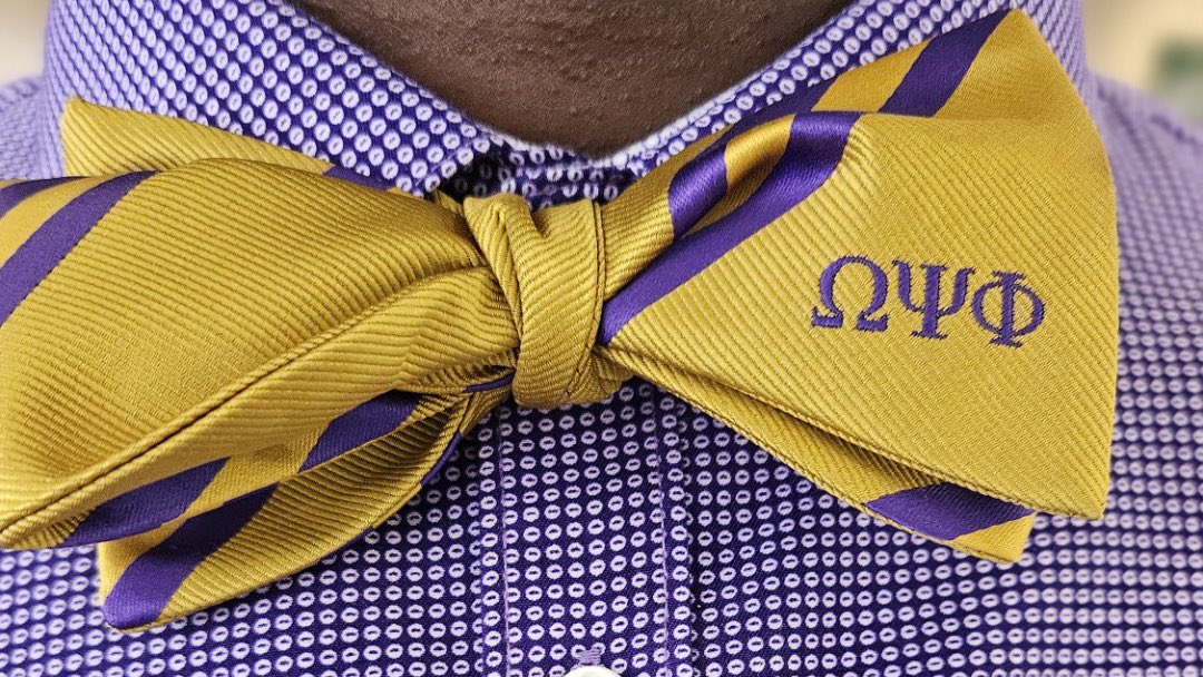 theerickpowers's tweet photo. Representing for National Bow Tie Day in #FBISD for Dr. Smith @FortBendISDSupt! #LeadthePAC #FBISDProud https://t.co/qkVSeISlpI