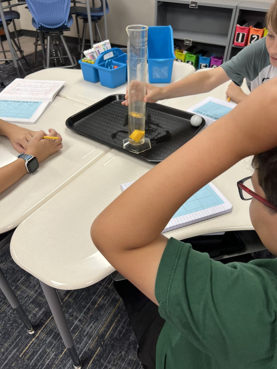 Lauren Russell tweet media