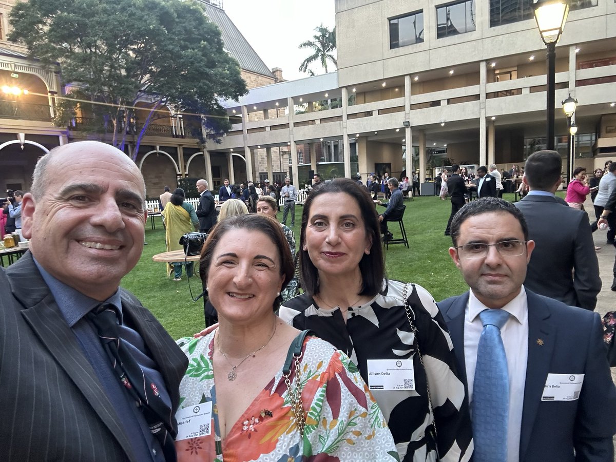 What I love most about my ‘non-paying’ job is being able to share experiences with friends and members of the community. Last night we were invited to Parliament House , to celebrate the multicultural communities in Queensland, and recognising the important work they all do.