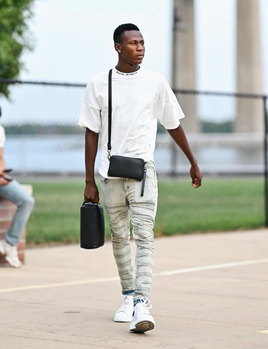 Danley Jean-Jacques, sapé comme jamais pour son premier match de MLS avec Philadelphia Union !

Le milieu haïtien va connaître sa première titularisation ce mercredi aux USA avec son nouveau club. 👏🏽🇭🇹