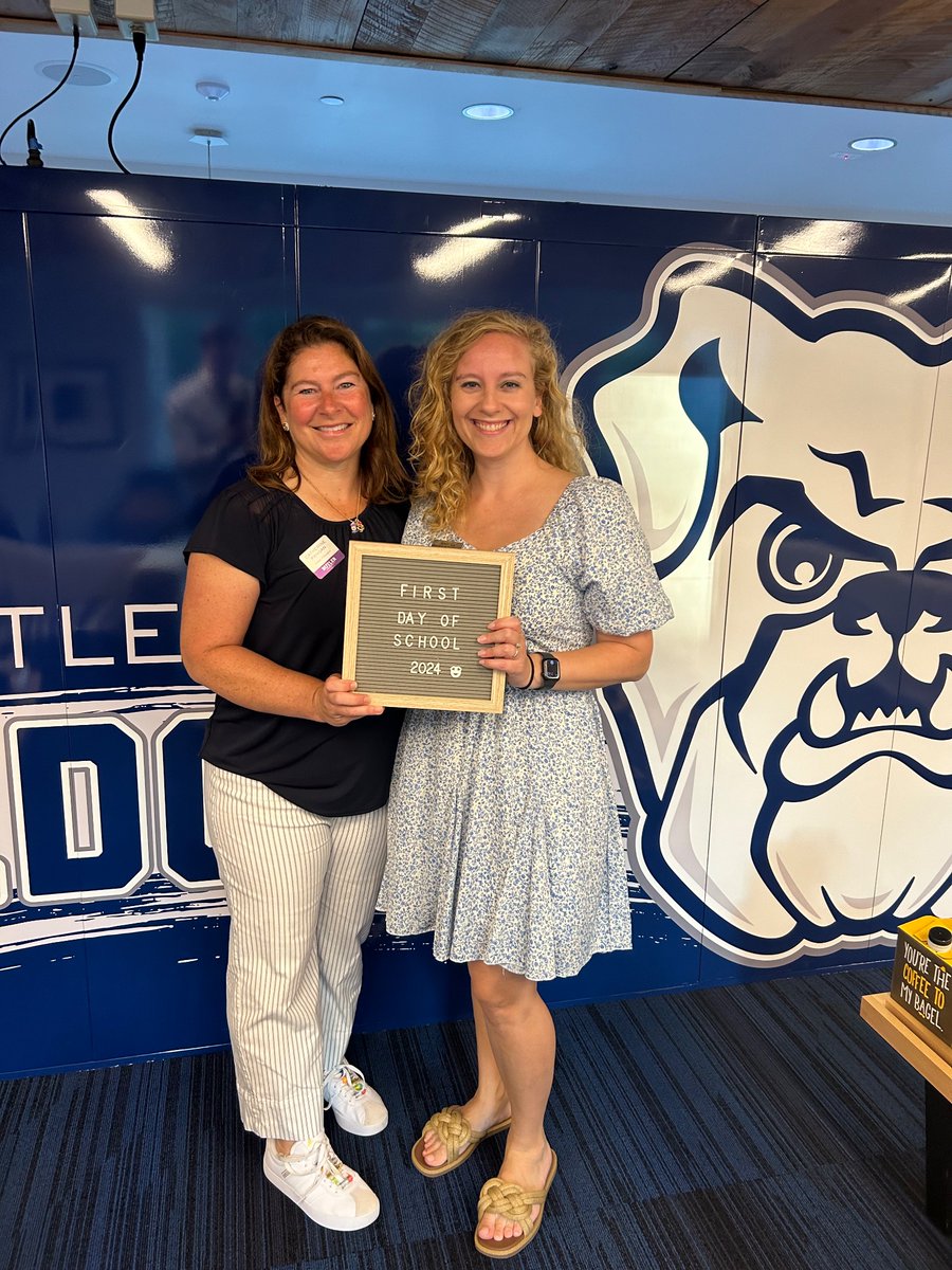The start of another great year! Fairview residents started the day with bagels &amp; back to school photos 🥯