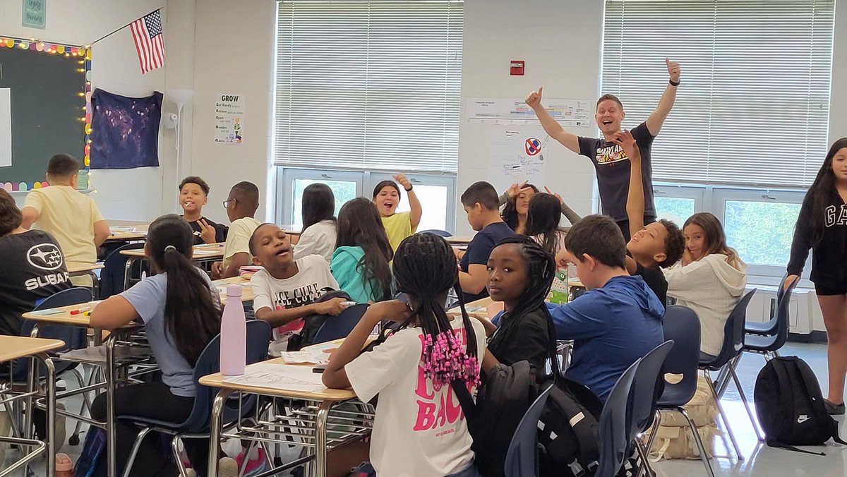 MarleyMSAACPS's tweet photo. 6th grade Ts and Ss are taking the time to build community this week!  #BelongGrowSucceed https://t.co/jT8GQcgLbu