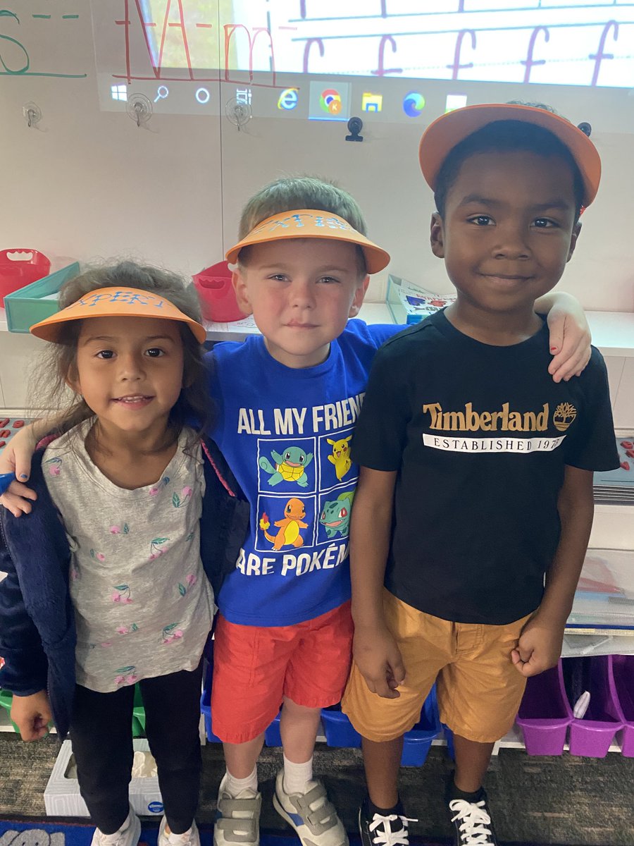 What do you do if the teacher is teaching at the small group table? Ask 3 before me! We have three EXPERTS that can assist you in where things go, what to do next, and where to find supplies if you’ve forgotten. Respectful. Responsible. Ready to learn.🥰❤️⁦<a href="/HumbleISD_CE/">Centennial Elementary</a>⁩