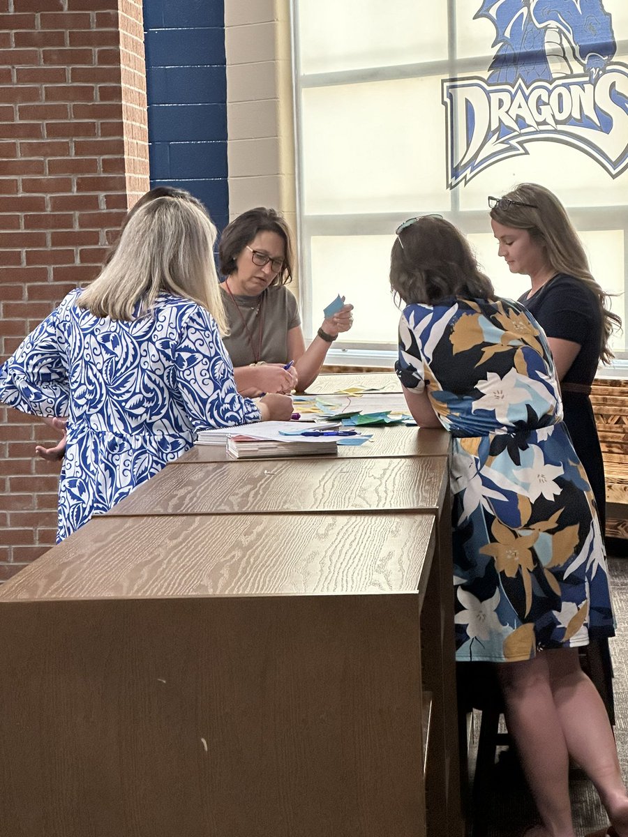 darylww's tweet photo. @WarrenCoSchools teachers learning to improve practice through instructional rounds. @hgse https://t.co/kKppXv0OZS
