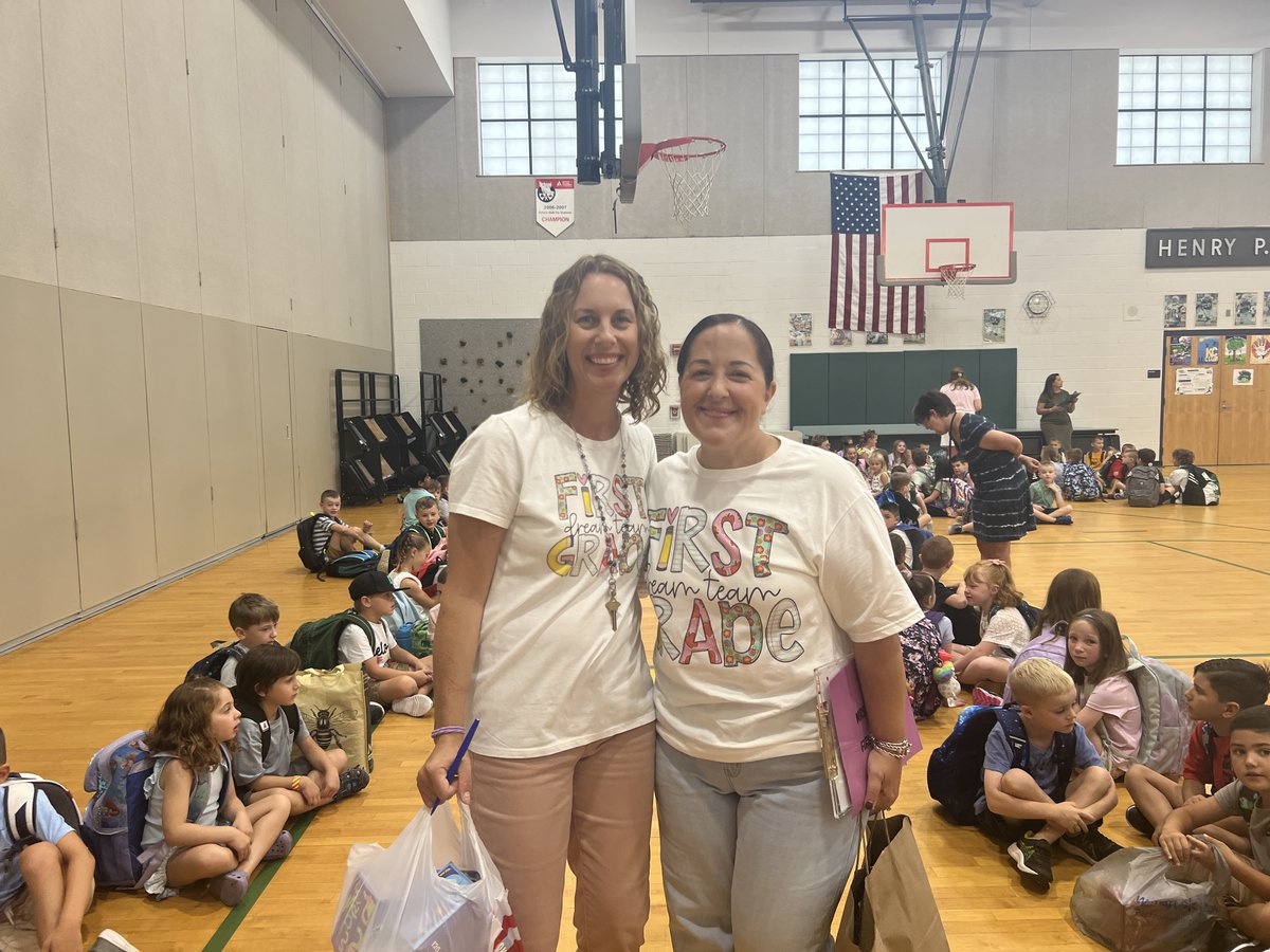 maureenmcohen's tweet image. We were all smiles as we welcomed our students today on our first day of school! Welcome back, #MURSD! It's going to be a great year!
