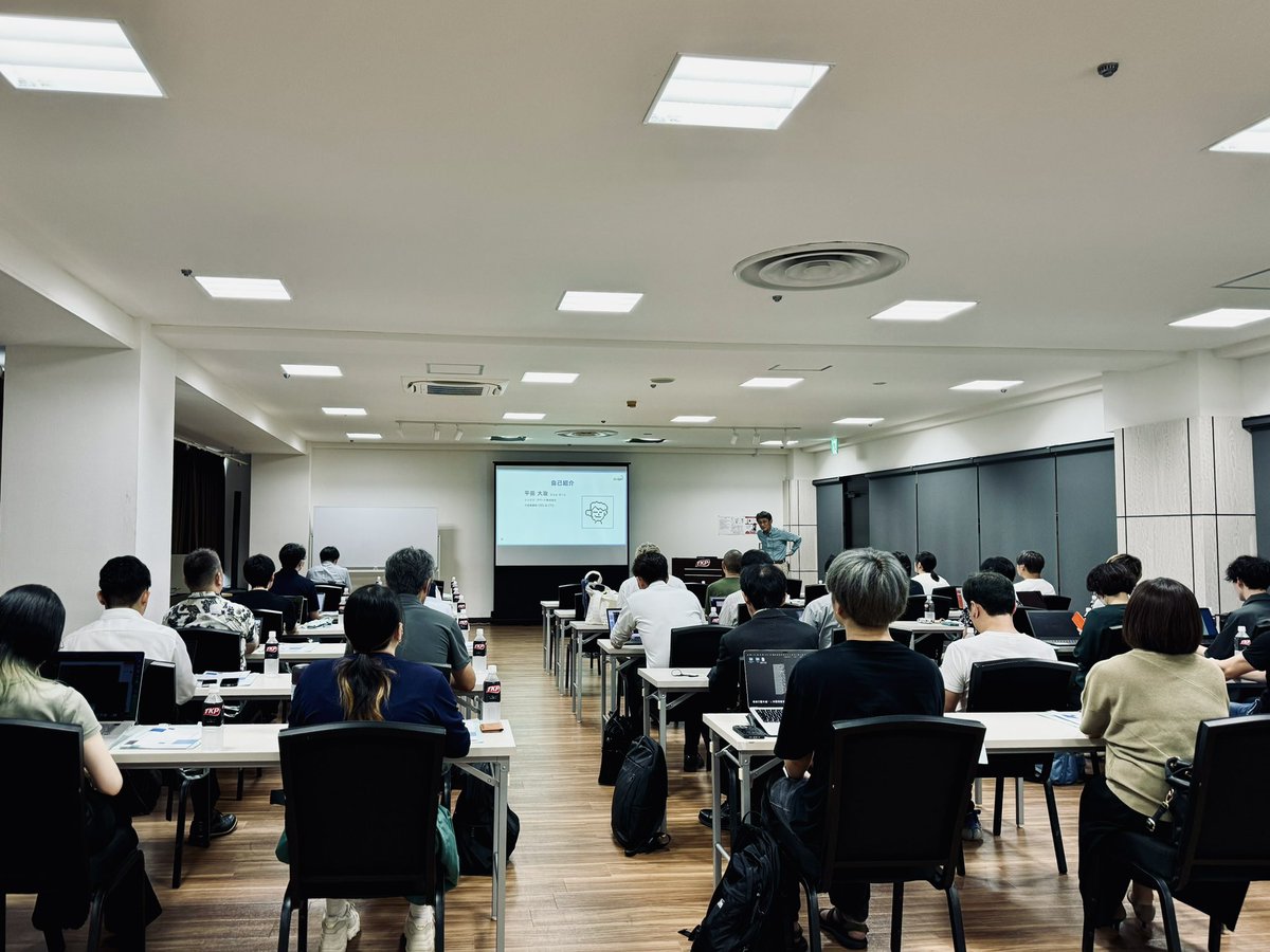 nishi_yama's tweet image. シックス・アパート社さんと弊社の共催セミナー、スタートしました！

#movabletype