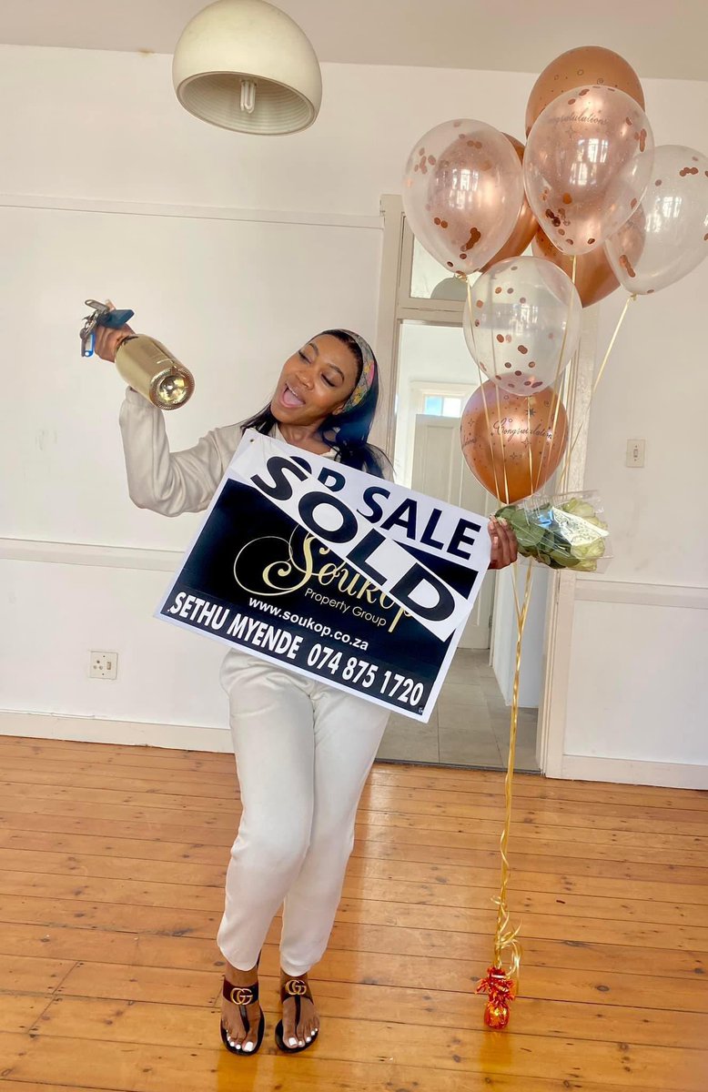 Hazel 🌻 tweet media