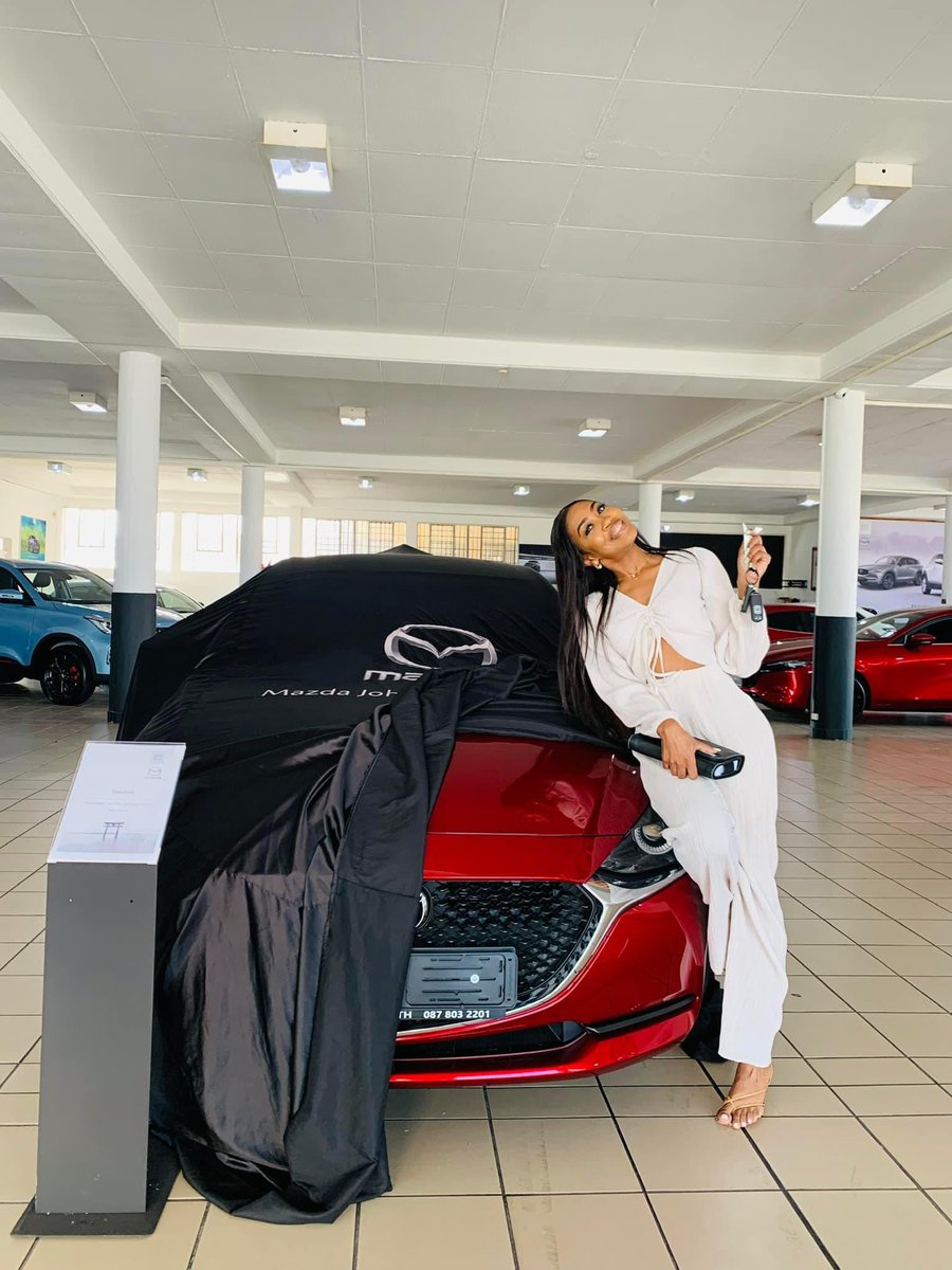 Hazel 🌻 tweet media