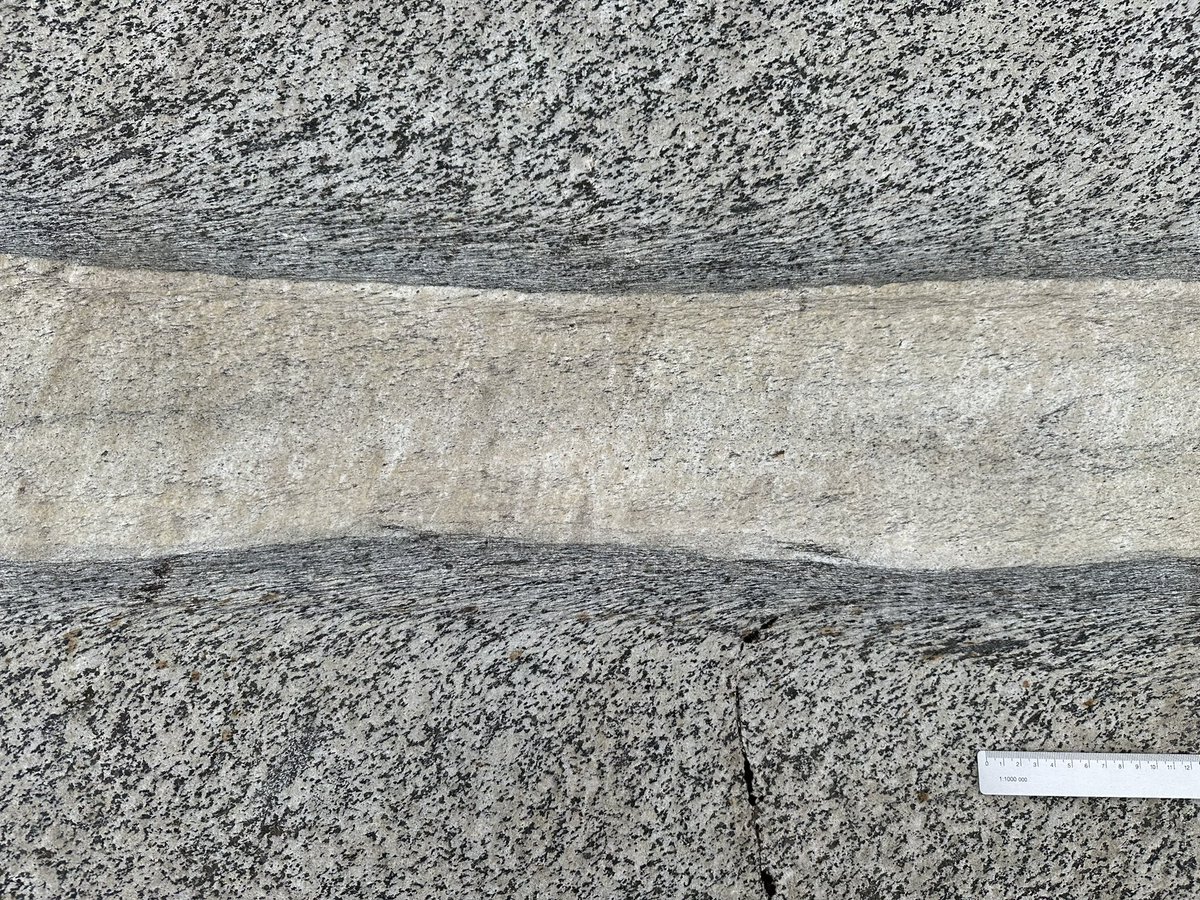 Pierre Lanari (@pierrelanari) on Twitter photo We had a great time in the field last week for our 2024 workshop "Fluids in the crust" with French colleagues from Besançon. This exchange between <a href="/unibern/">Universität Bern</a> and <a href="/fc_univ/">université de Franche-Comté</a> was funded by <a href="/scnatCH/">SCNAT</a> and <a href="/CampusFrance/">Campus France</a> through a partnership Germaine de Staël - Hubert Curien for 2023-2024 We had a great time in the field last week for our 2024 workshop "Fluids in the crust" with French colleagues from Besançon. This exchange between <a href="/unibern/">Universität Bern</a> and <a href="/fc_univ/">université de Franche-Comté</a> was funded by <a href="/scnatCH/">SCNAT</a> and <a href="/CampusFrance/">Campus France</a> through a partnership Germaine de Staël - Hubert Curien for 2023-2024