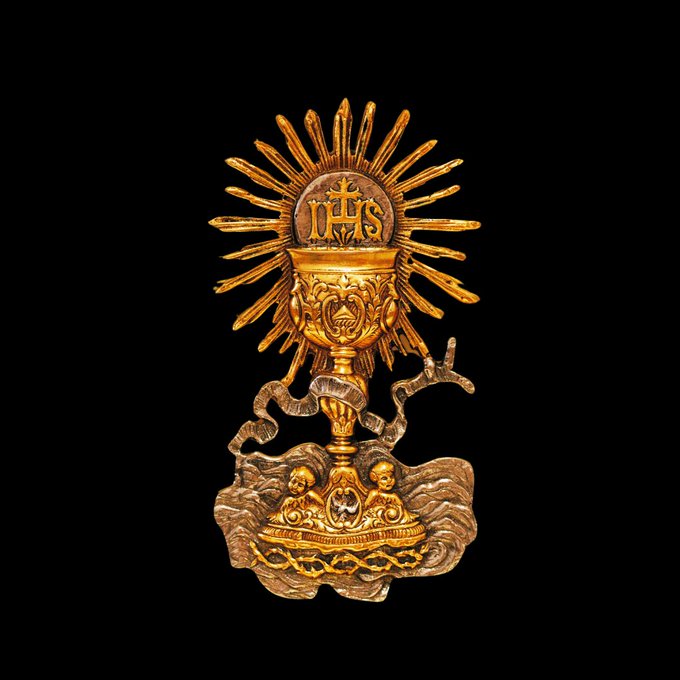 World15Themes's tweet photo. Fifth #LuminousMysteries #Rosary #ImmaculateHeartofMary
The institution of the Eucharist.
(Mt 26:26).
HolyTrinity #God #Jesus #HolySpirit #Eucharist #AveMaria #MotherofGod #ReginaCaeli #Archanges #Angels #Allsaints #Purgatory #PaixduChrist #IHS✝️#CatholicX #CatholicTwitter
"Now as they were eating, Jesus took bread, and blessed, and broke it, and gave it to the disciples and said ":
"Take, eat; this is my body"
(Mt 26:26).