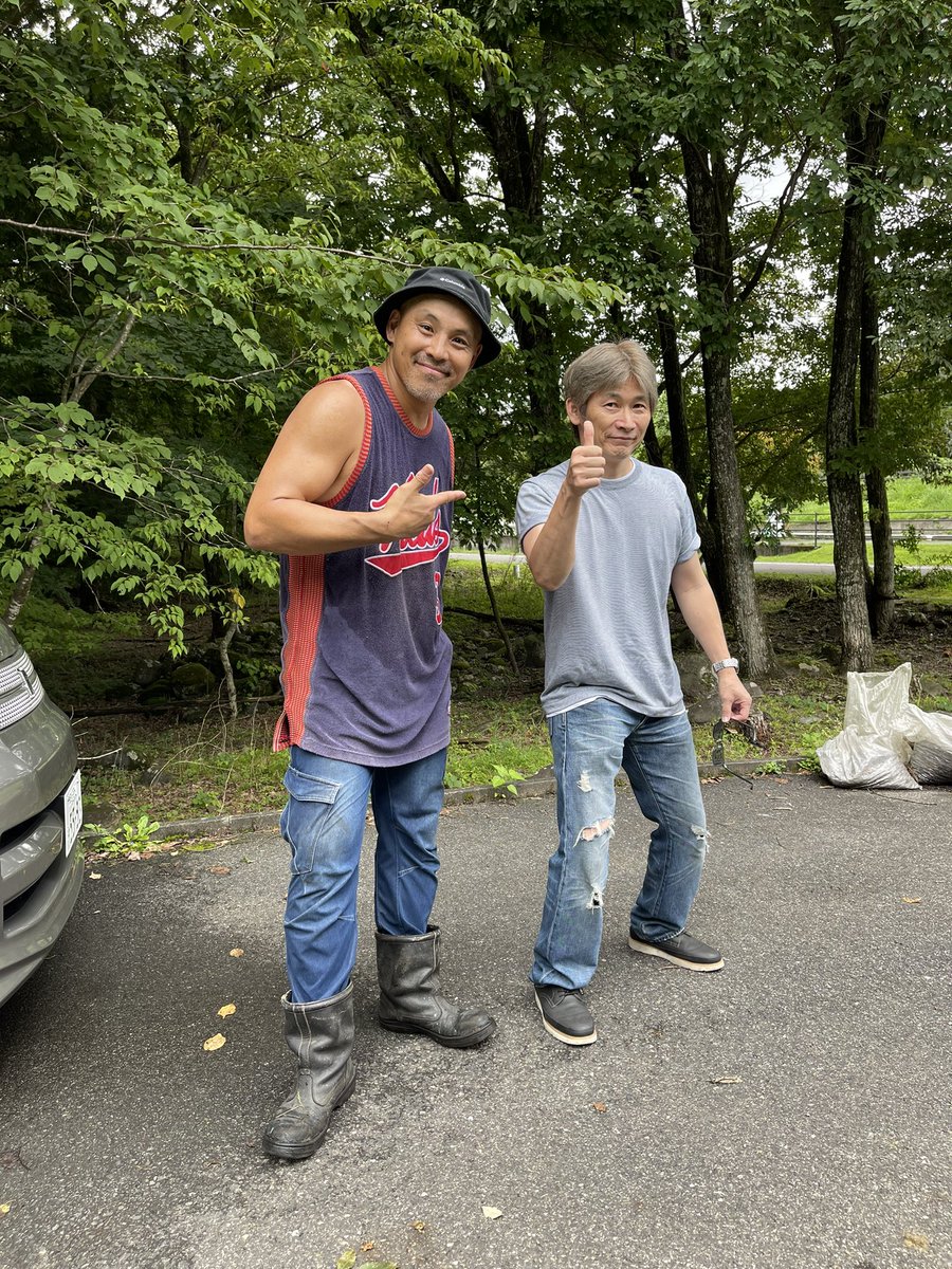 SkiboardAwesome's tweet photo. 自宅周りの片付けしてたら
ゲリラソフトブーツスキーボーダー
の襲撃にあったw😂
#スキーボード
#ソフトブーツスキーボード
#sbsb
#日光 #観光
#日光東照宮 https://t.co/y2wQHYsw6R