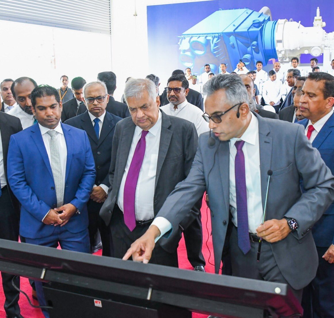 numberslka's tweet photo. Sri Lanka 🇱🇰  First LNG Power Plant declared open

⭕ President inaugurates the Kerawalapitiya Sobadhanavi Combined Cycle Power Plant, adding 220 MW to the grid.

⭕ With Phase 2, total output will hit 350 MW by 2025, meeting 12% of 🇱🇰 electricity demand.

⭕ LNG power plants burn Natural gas to generate electricity, with excess heat used in a steam turbine for extra power boosting efficiency in a combined cycle setup.

⭕ Project executed by Lakdhanavi Ltd., a key player in 🇱🇰 energy infrastructure.

#RenewableEnergy #EconomicGrowth