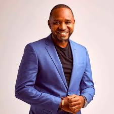 RealOmtatah's tweet photo. Activism is hard.

It is exhausting, painful, and brutal.

You will be sad, hurt, and depressed.

THE EVIL people you're fighting will attempt to kill you.

Or you will try to kill you. UTMOST SACRIFICE!

Love and light to Boniface Mwangi and Aoko wherever they are.

#FreeAoko https://t.co/6l95C8OjdB
