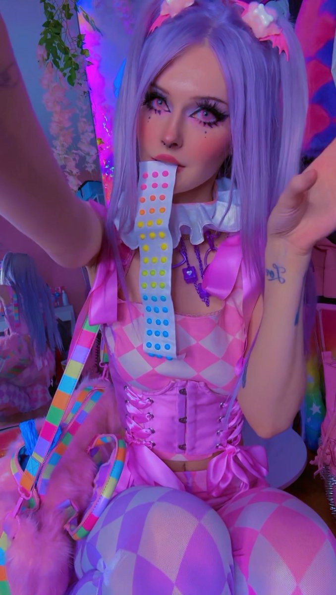 Digit3lDoll_'s tweet image. Just in case anyone wants to be me for Halloween? 🦇 @dollskill 

#alyssaclairecore #clowncore #dollskill