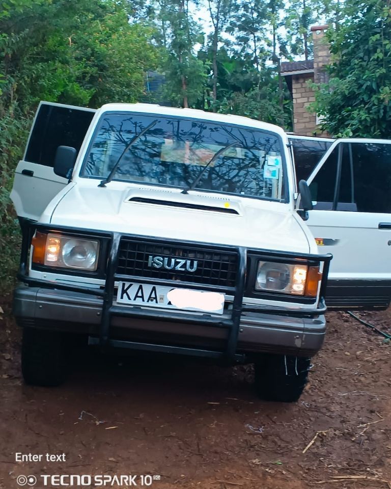 RetroRidesKE's tweet photo. Isuzu Trooper 4WHL
📍Meru,Nkubu
 📞0111708951
Price 650k.

2800cc
Manual 
Diesel 
0111708951/0745391587 https://t.co/OgscrR9gxm