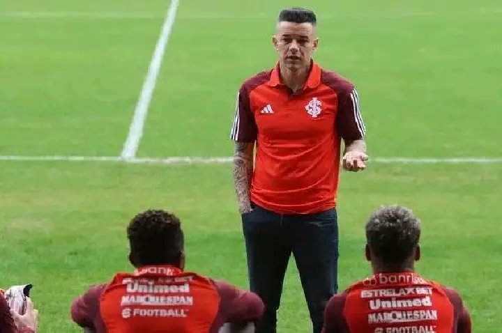 _felipe_cunha's tweet image. FALTOU FUTEBOL. SOBROU RAÇA.

E VOCÊS SABEM POR QUE NÉ?