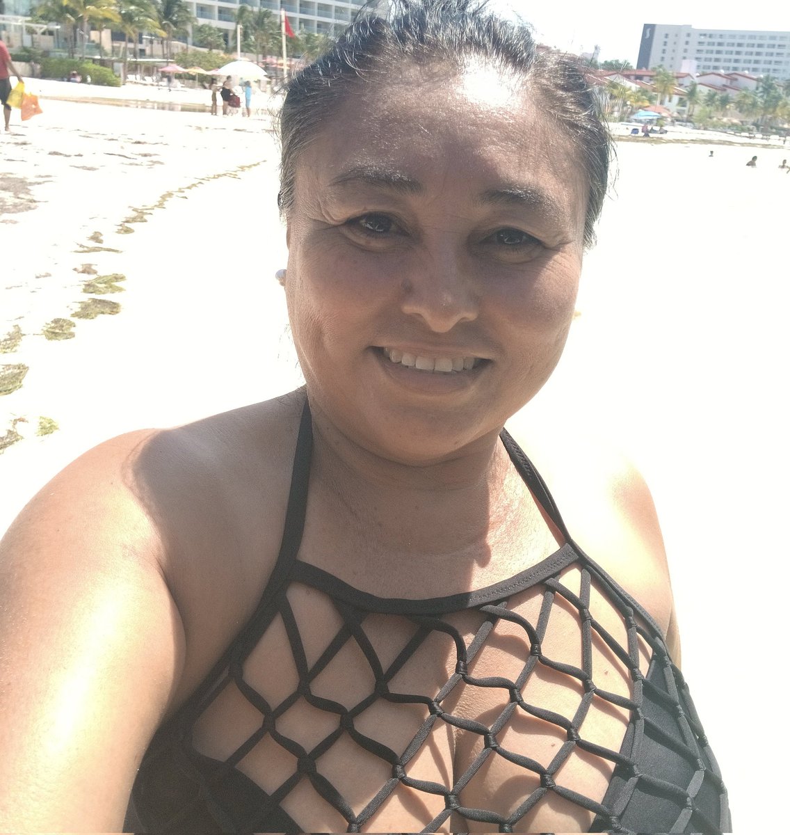 Mucha gente sabe quién soy, pero realmente muy pero muuuy poquita gente me conoce. Una cosa es lo que escribo y otra es lo que soy y eso la mayoría de mis seguidores lo sabe, por eso ya hasta me da hueva responder a gente ekis.