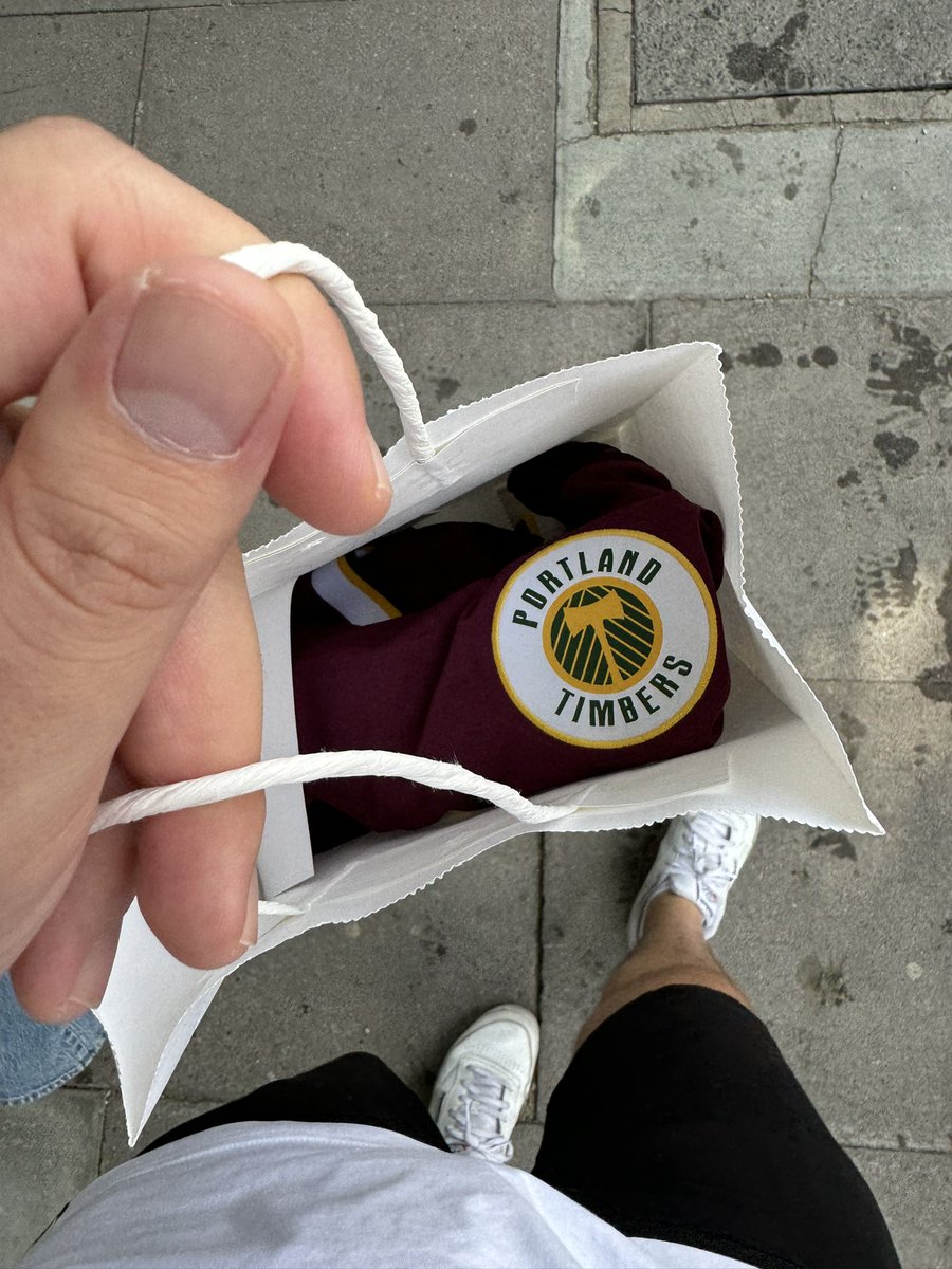 The classic shirts shop in London came up with the goods today👀 #RCTID