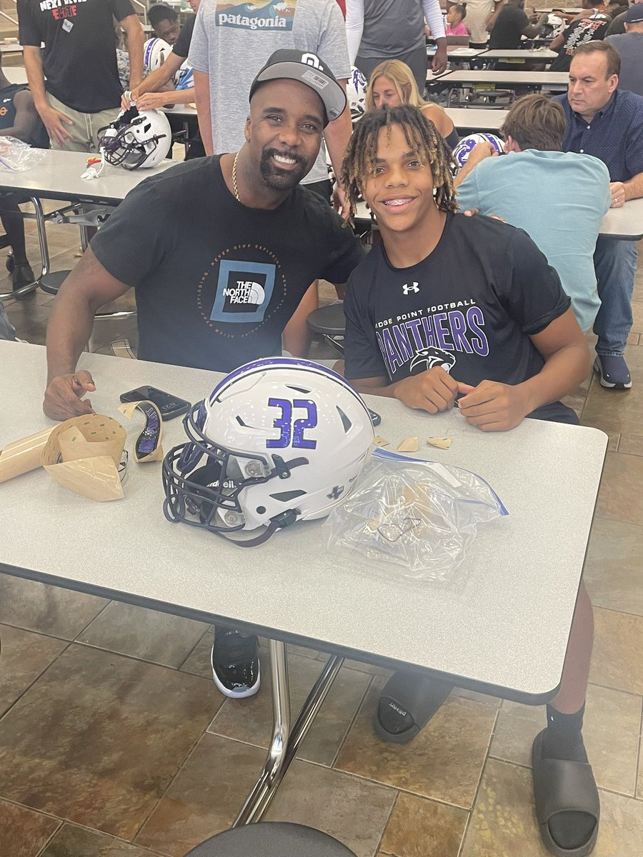 RPHS_FB's tweet photo. Dads and Decals…
That means less than 48hrs away from kicking off the 2024 season!
#Team13 loading #Earnit24 https://t.co/umEJjz96mx