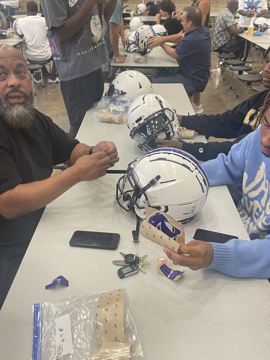 RPHS_FB's tweet photo. Dads and Decals…
That means less than 48hrs away from kicking off the 2024 season!
#Team13 loading #Earnit24 https://t.co/umEJjz96mx
