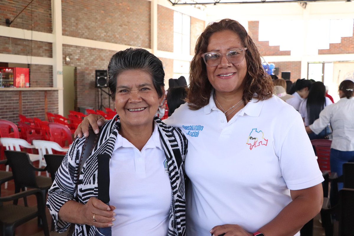 SocialCundi's tweet photo. 👴🏼👵🏻 En #Pacho, más de 300 personas mayores disfrutaron del concurso #TalentoMayor, en el que mostraron sus grandes habilidades artísticas con bailes, coplas y presentaciones musicales. 👏🏼 https://t.co/z6zg7Y1MLm