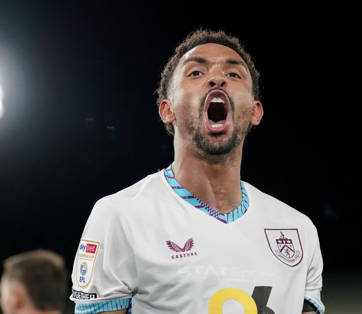 FabrizioRomano's tweet photo. ⚪️⚫️🇧🇷 Vitinho travels to Rio de Janeiro on Friday to complete his move to Botafogo from Burnley.

€8m fixed fee, €1m add-ons, 10% sell-on clause and deal done. https://t.co/ErRPp30WEY