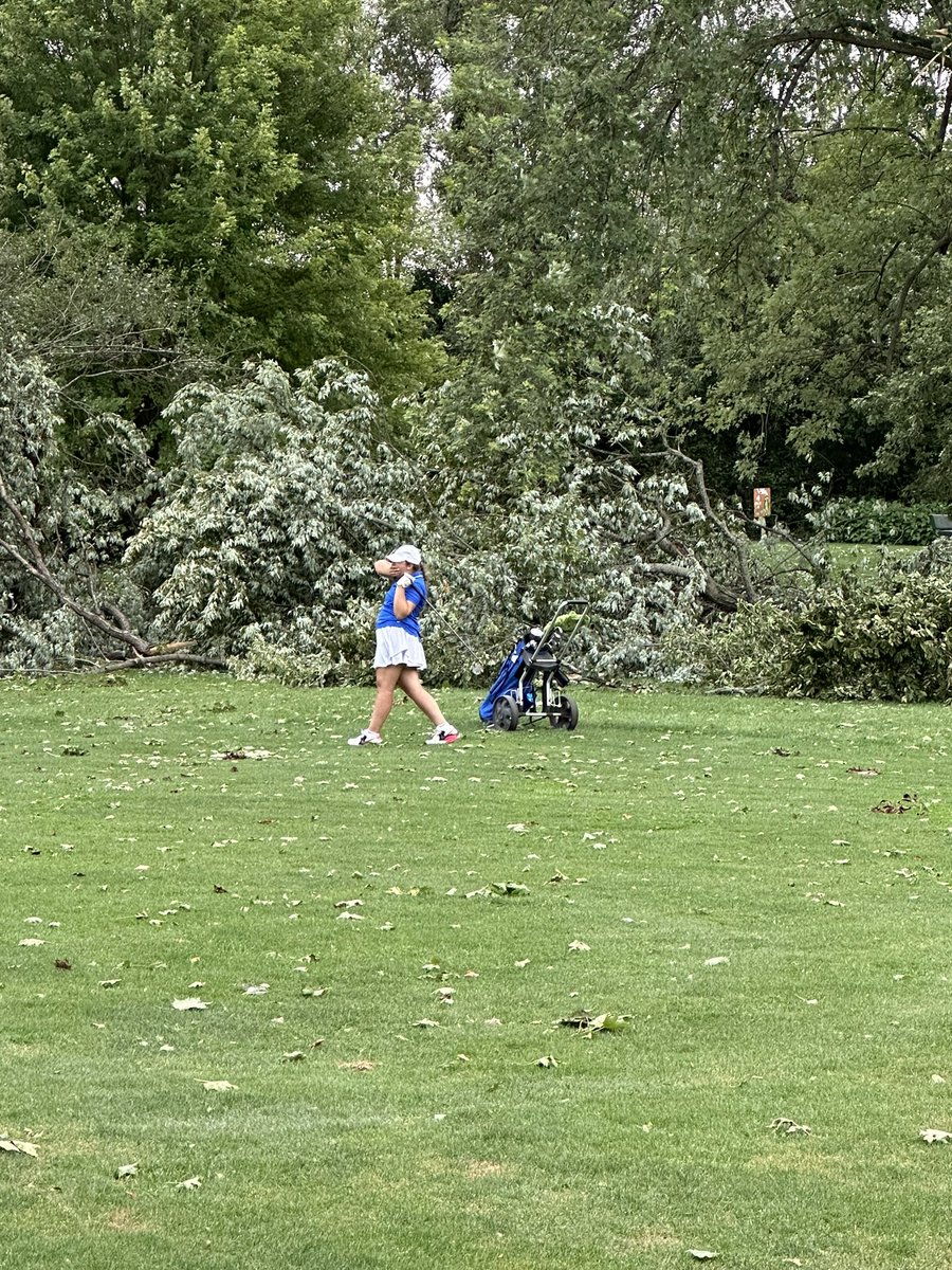 VhhsG's tweet photo. The Varsity and JV teams sawed down the competition today, cutting down the Giants! Varsity scoring a season team low  of 177 with a 39 PR by Carrie! Great job avoiding Mother Nature aftermath! https://t.co/1KtGQCYdPj