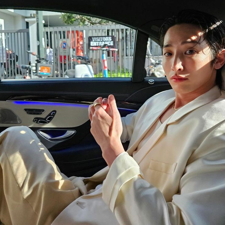 ᅠᅠ     
ᅠᅠ           𝐈𝐍𝐒𝐓𝐀𝐆𝐑𝐀𝐌 𝐔𝐏𝐃𝐀𝐓𝐄
 ⠀ ⠀     ⠀⠀   @ missbeaumont
   ⠀ ⠀         
           ⠀❝ 𝓑est brother, I love you. ❞
  ⠀         ︎──────────────────
   ⠀    ⠀       ︎≡    ↴     ⌂      ⌕      ⊞    ♡

ᅠ