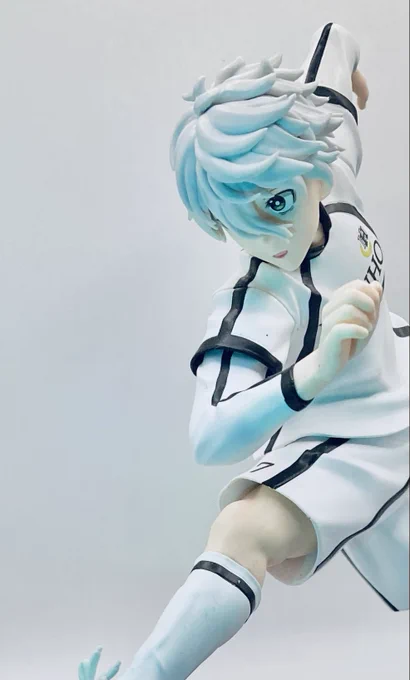 まえーも言ってたけどフィギュアに光当てて観察する用にねこれは手前から違うライト当ててる 